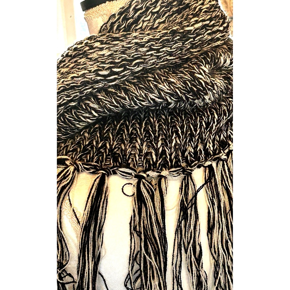 NEW with Tags Infinity Scarf Neck Wrap Warmer Black Ivory Fringe Code Heart - Picture 4 of 7